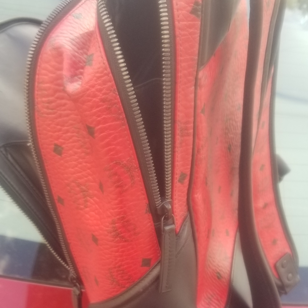 backpack - Picture 4 of 6